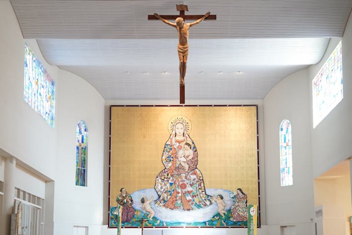 ¿Debemos normalizar la creencia en un Dios sin religión o iglesia?